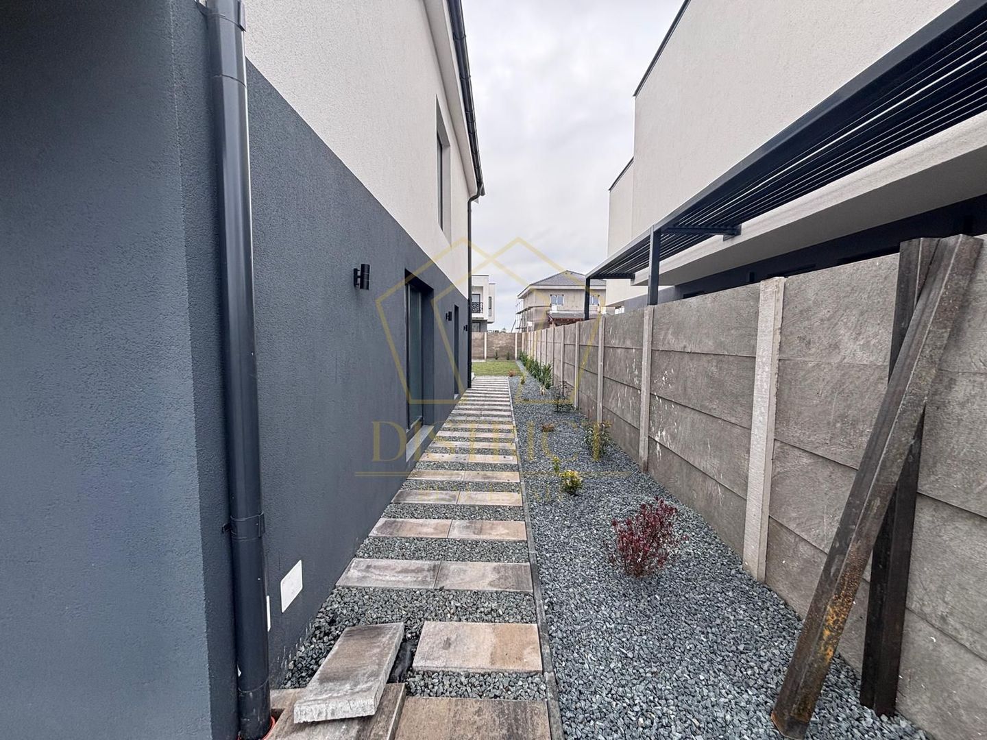 COM 0% Duplex cu 4 camere, panouri, pompe de caldura | Giroc - Poză 19