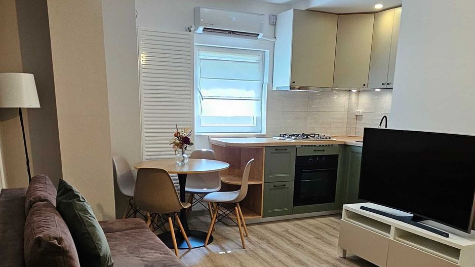 De inchiriat apartament 3 camere zona Decebal/Renovat total - Poză 2