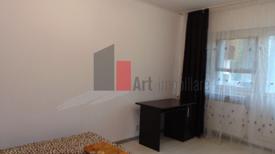 Apartament cu o camera, garsoniera Titan metrou - Poză 5