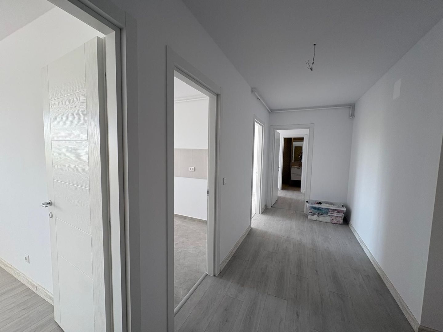 AP. 3 CAMERE- HILS SPLAI, PARCARE INCLUSA, BUCATARIE INCHISA, COMIS 0% - Poză 8