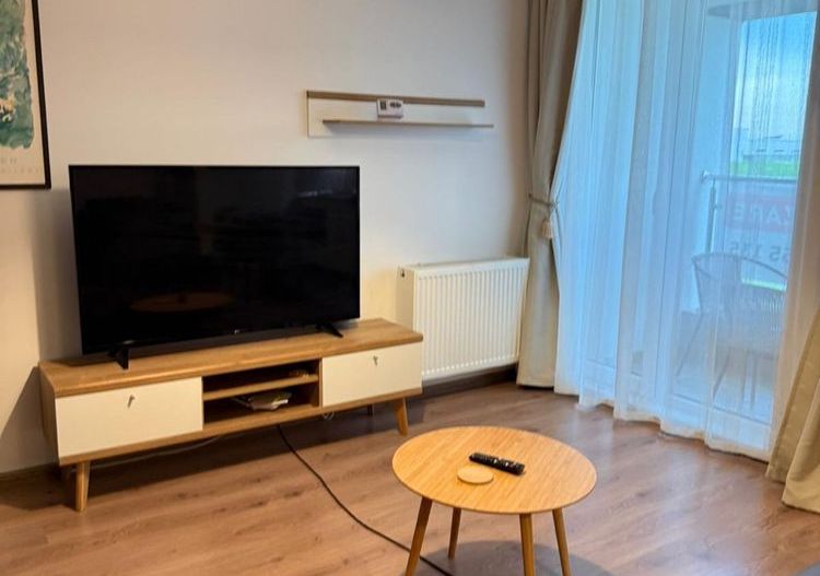 Garsoniera spatioasa, aproape de aeroport - Poză 5