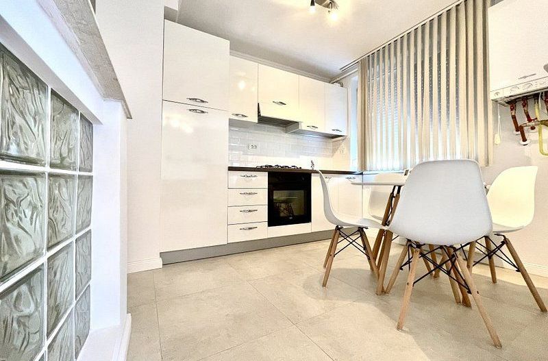 Apartament în Piața Victoriei, de închiriat, 2 camere - Poză 10