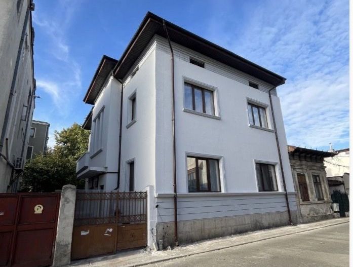 Vilă deosebita Parcul Carol /  Principatele Unite - Poză 1