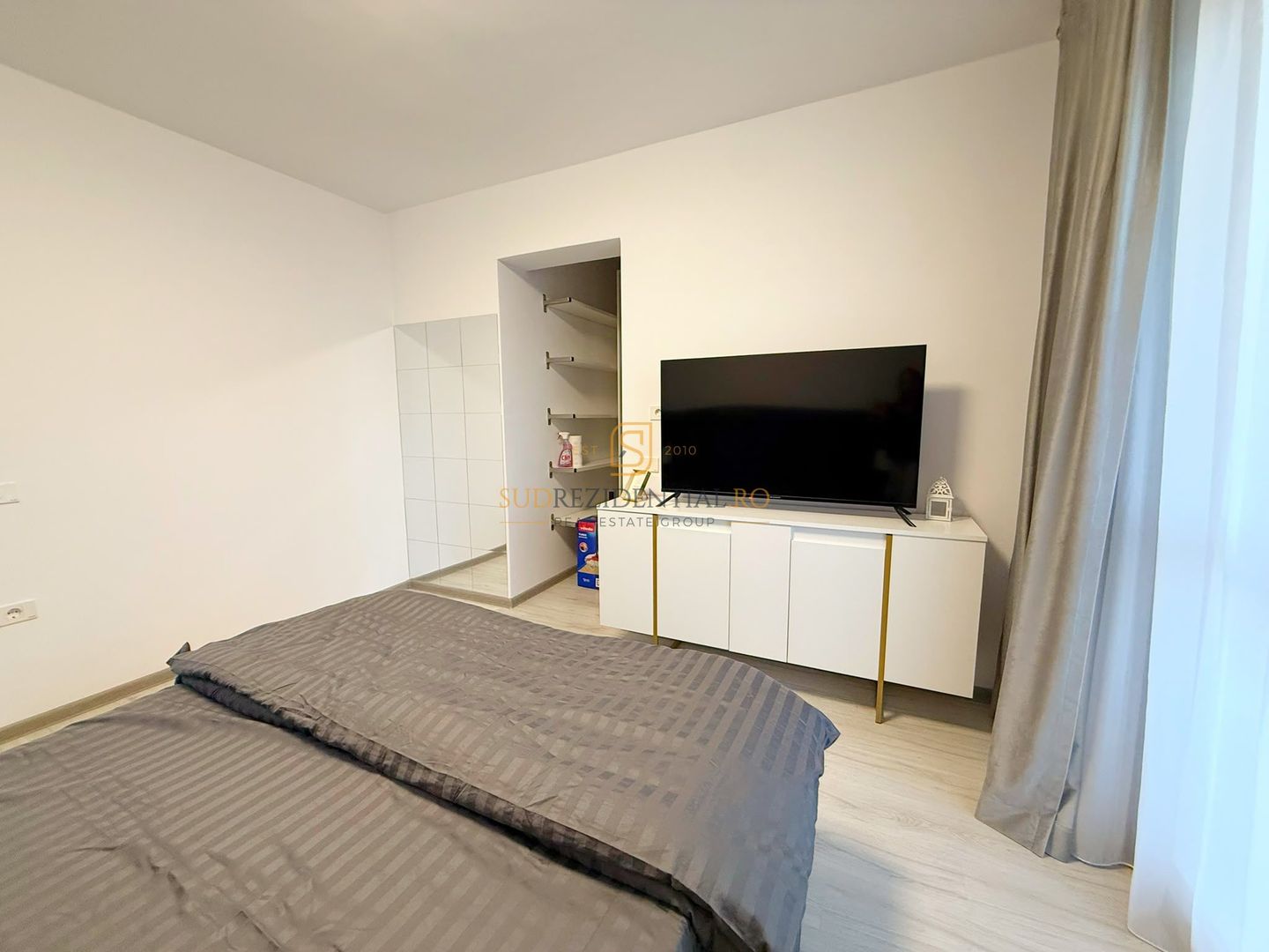 Apartament Mobilat si Utilat / 2 Camere / Dressing / Metrou Berceni - Poză 2
