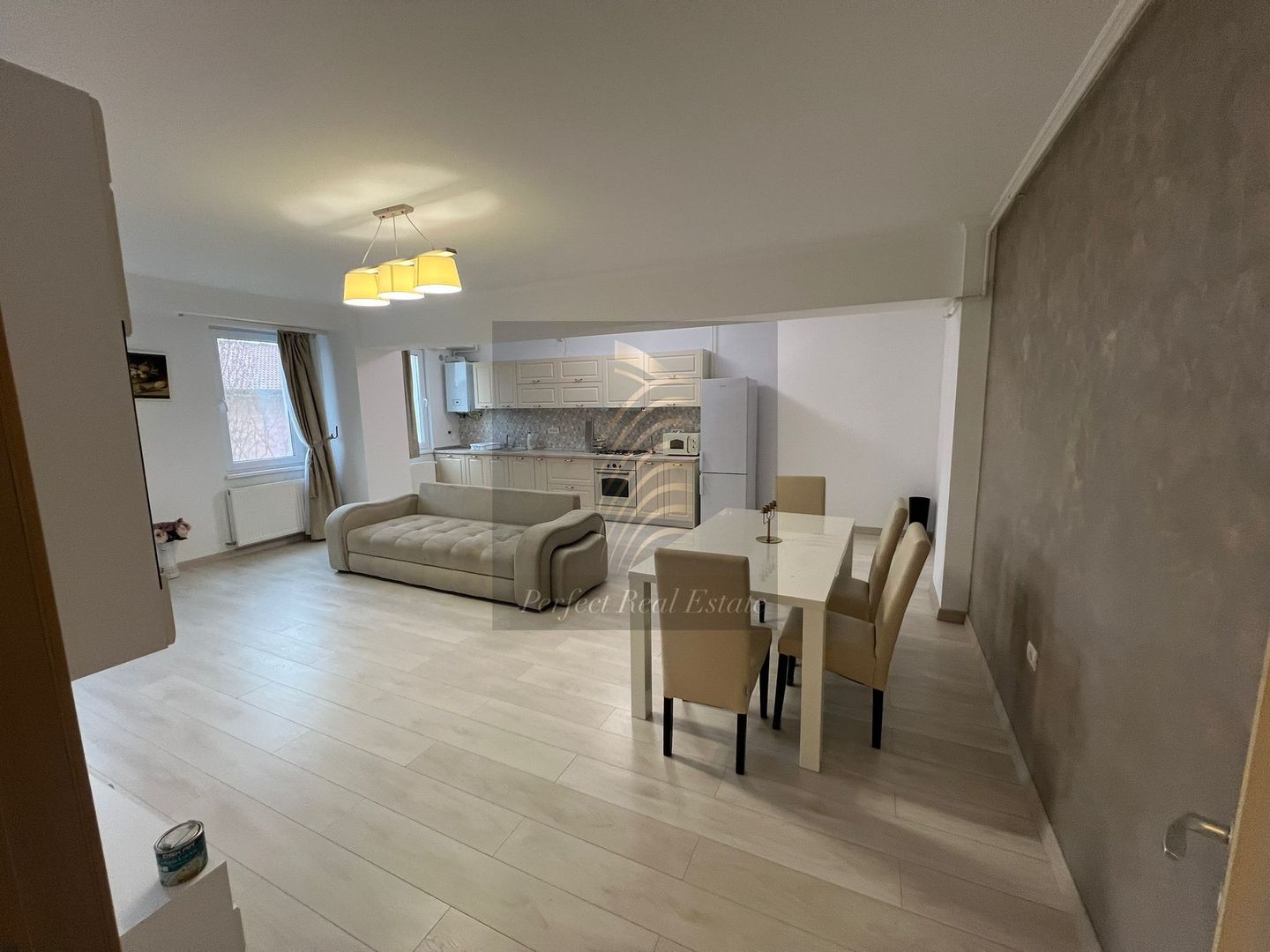 FALEZA NORD 2 CAMERE DE INCHIRIAT - Poză 3