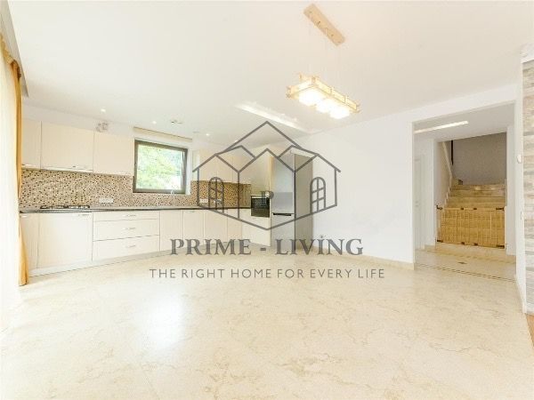 VILA SPATIOASA CU 6 CAMERE LA INCHIRIERE IN COMPLEX REZIDENTIAL - Poză 2