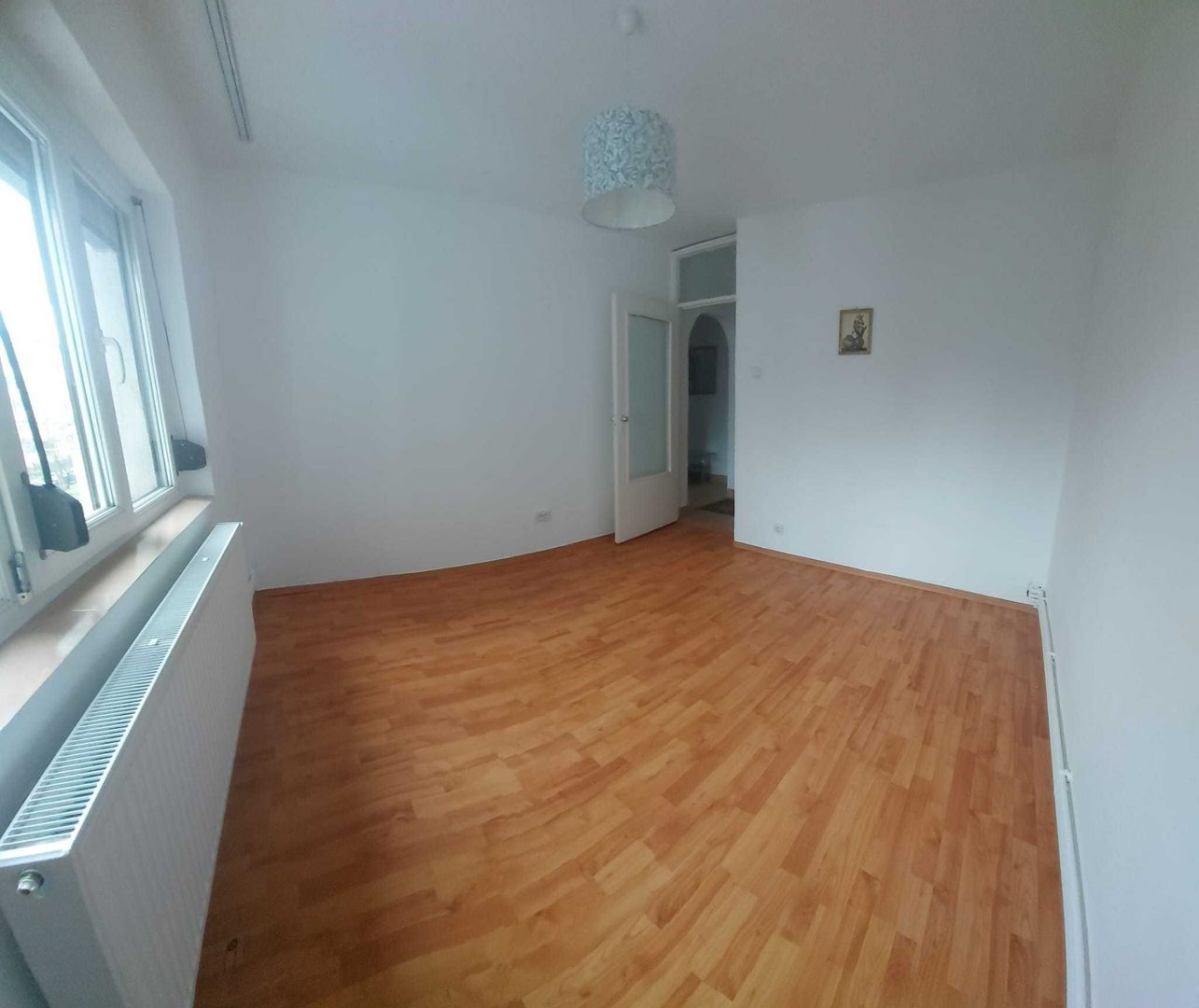 Apartament 3 camere de vânzare – Micro 21 | Etaj 2/4 | Centrală Ariston | Izolat - Poză 3