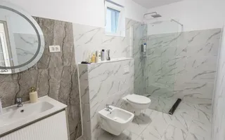 Vilă modernă cu 4 camere în Pantelimon, gata de mutat - Poză 16