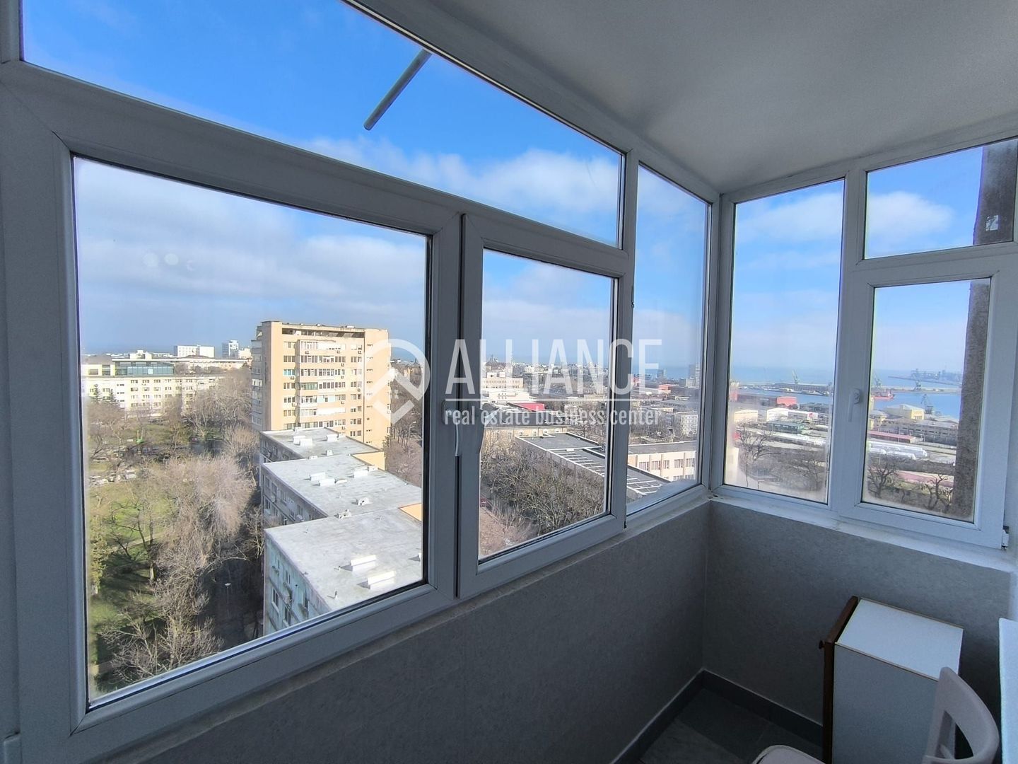 CENTRU TRAIAN(cod03)- 2 camere insorite si cu panorama catre port! - Poză 4