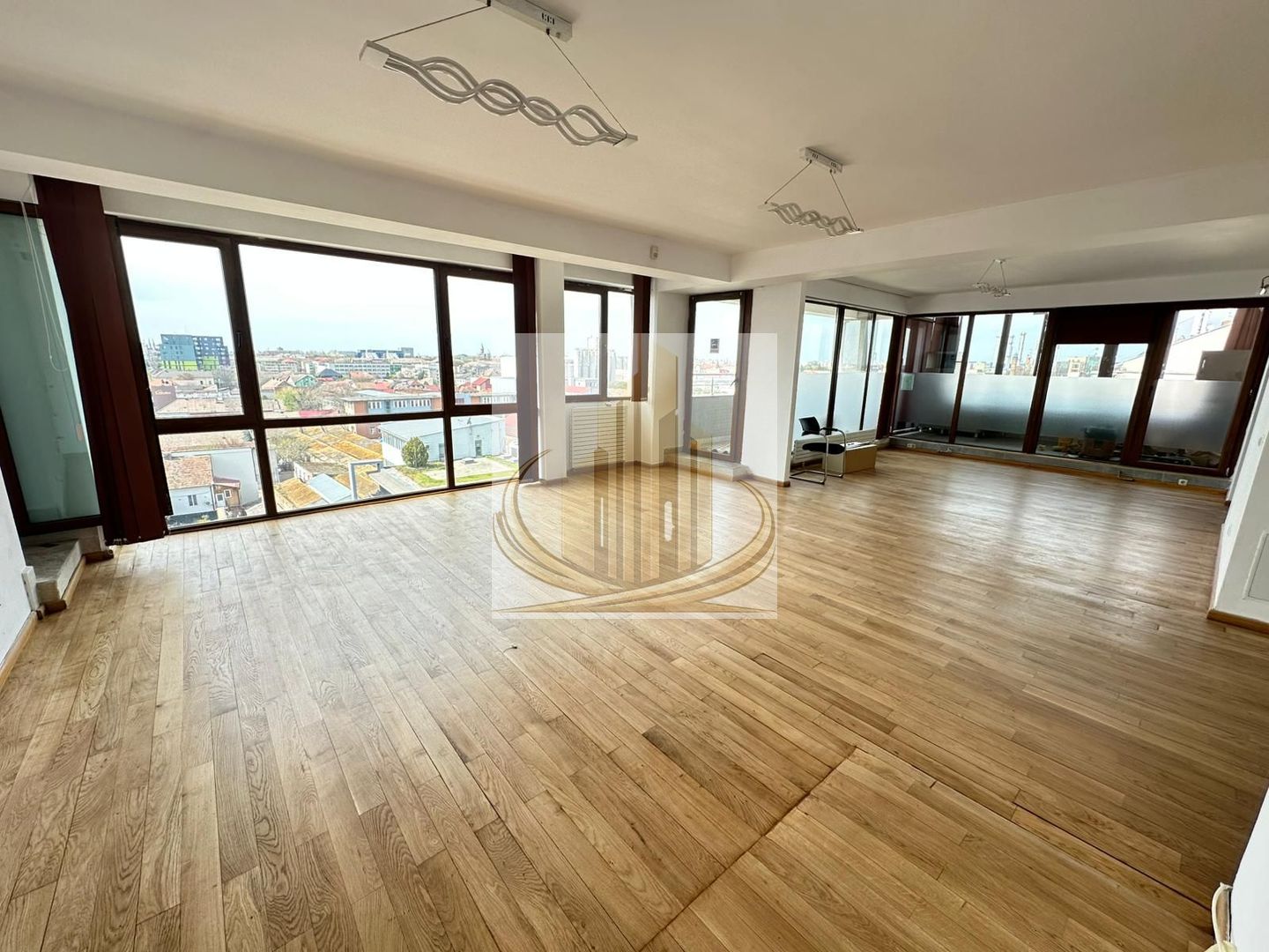 Penthouse de Lux pe Ștefan cel Mare | 154 mp + Terasă 150 mp - Poză 1
