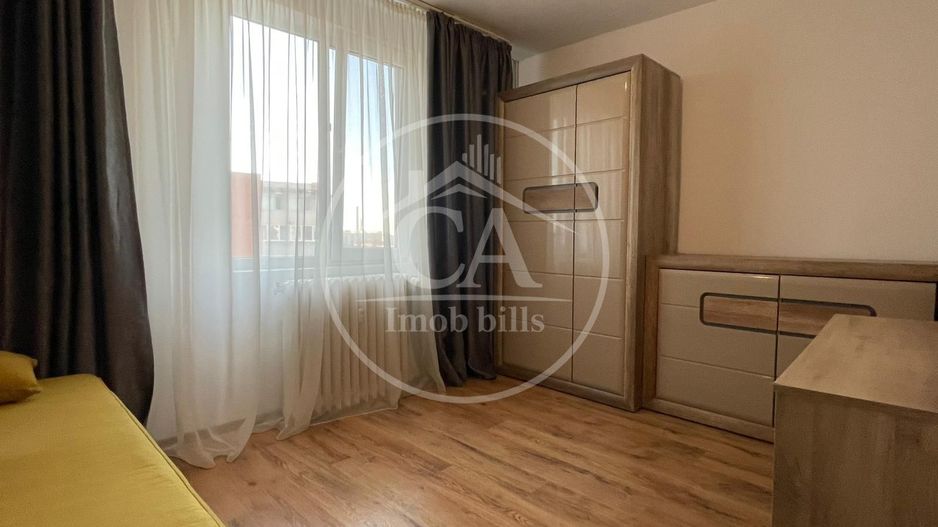 Apartament de vanzare cu 3 camere in zona Decbal, Oradea. - Poză 2