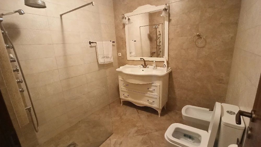De închiriat ap 2 camere bloc Privilege, 500 euro - Poză 3