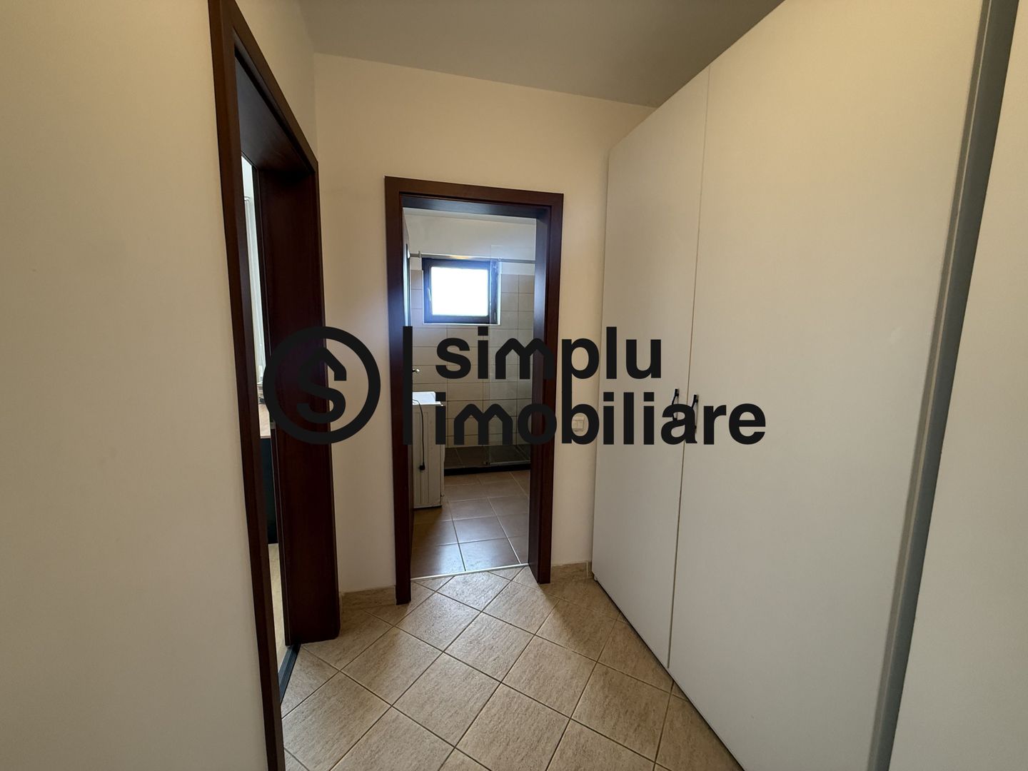 Apartament 3 Camere Decomandat Central et 1/4 - Poză 6