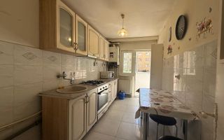 Apartament 3 Camere Decomandat, Etaj 1, Tractorul - Poză 2