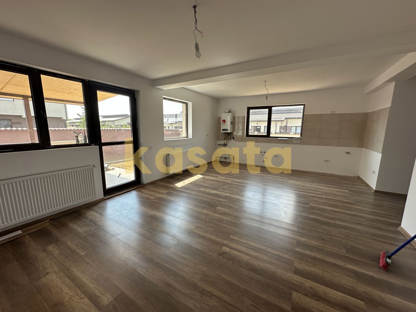 🏡 Casă pe parter de vânzare | 4 camere | Toate utilitățile - Poză 1