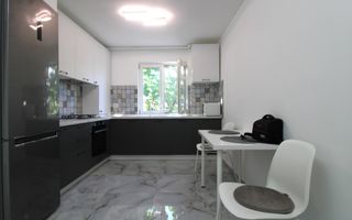 Apartament spatios, amenajat modern, dressing-Cetatii - Poză 3