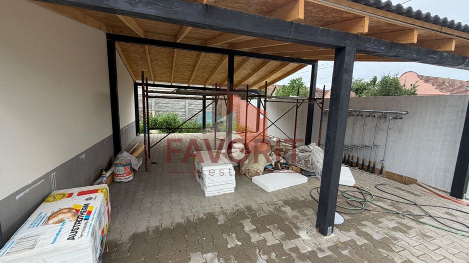 Carport. Toate utilitatile. In vatra veche la asfalt. - Poză 18
