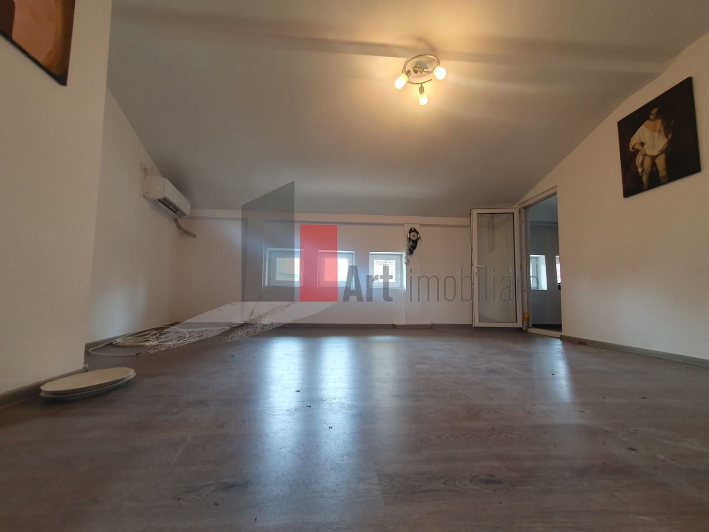 Mansarda 2 camere Foisorul de Foc - Poză 1