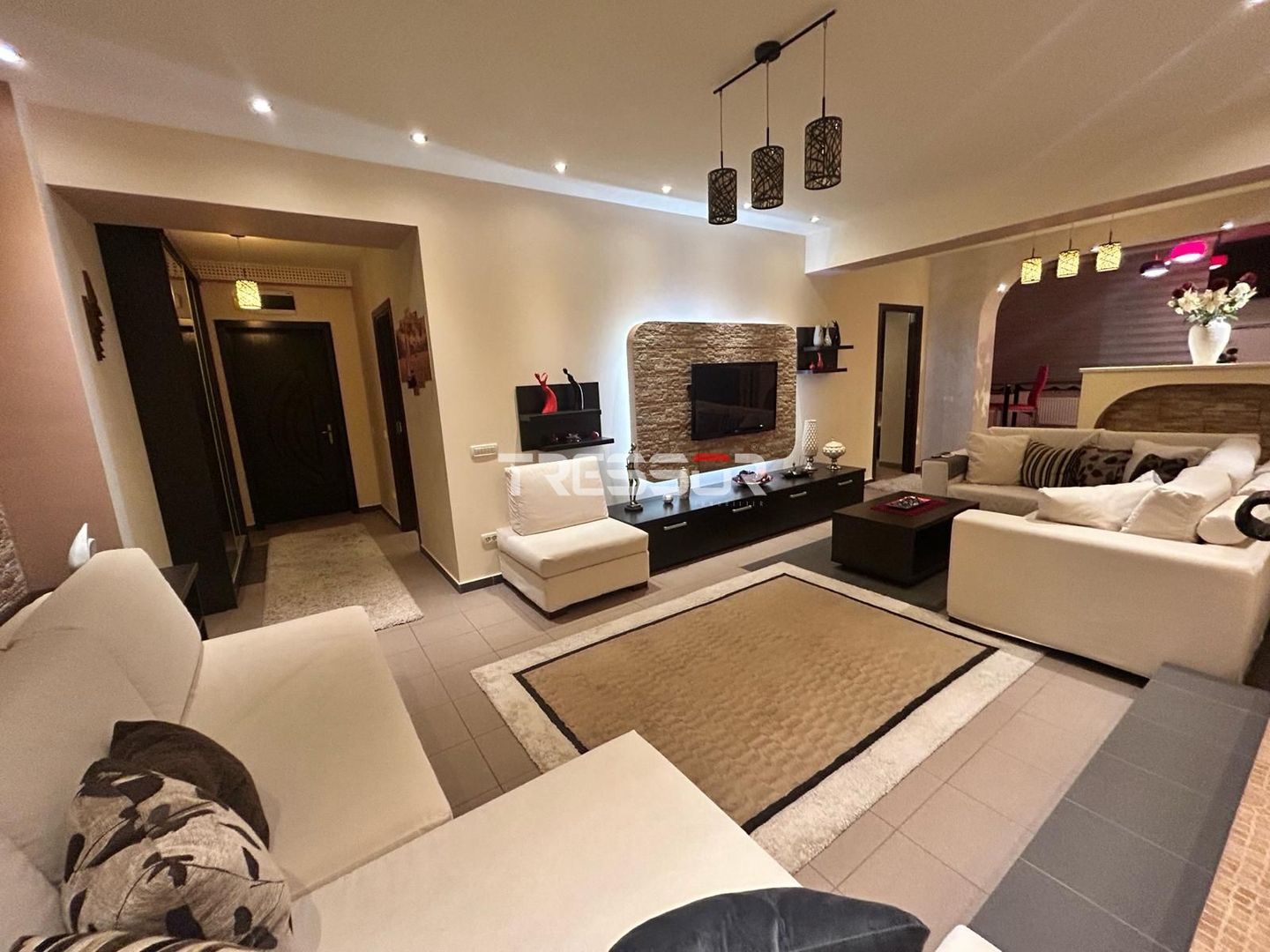 Apartament modern cu 2 camere, 94 mp utili, în bloc nou.Mobilat  si utilat - Poză 10