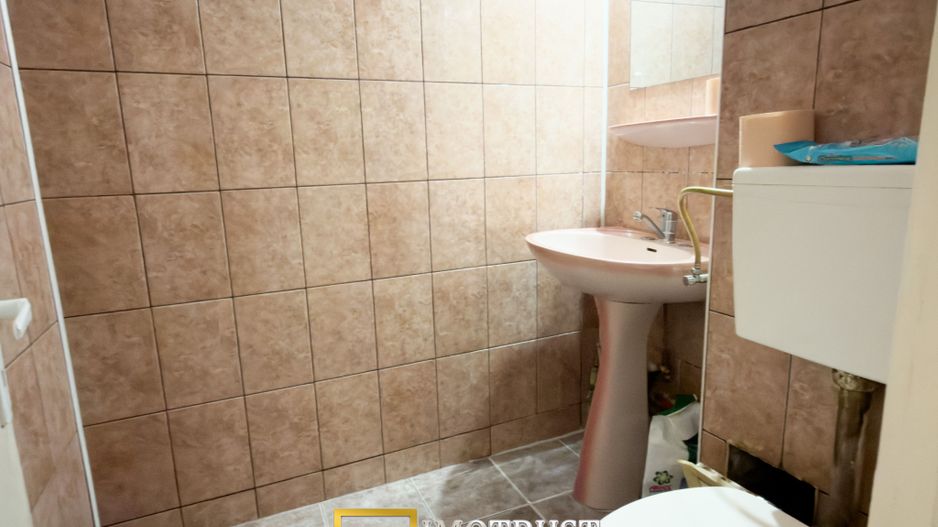 Apartament tip Samanta cu garaj de vânzare în zona Polivalentă - Poză 8