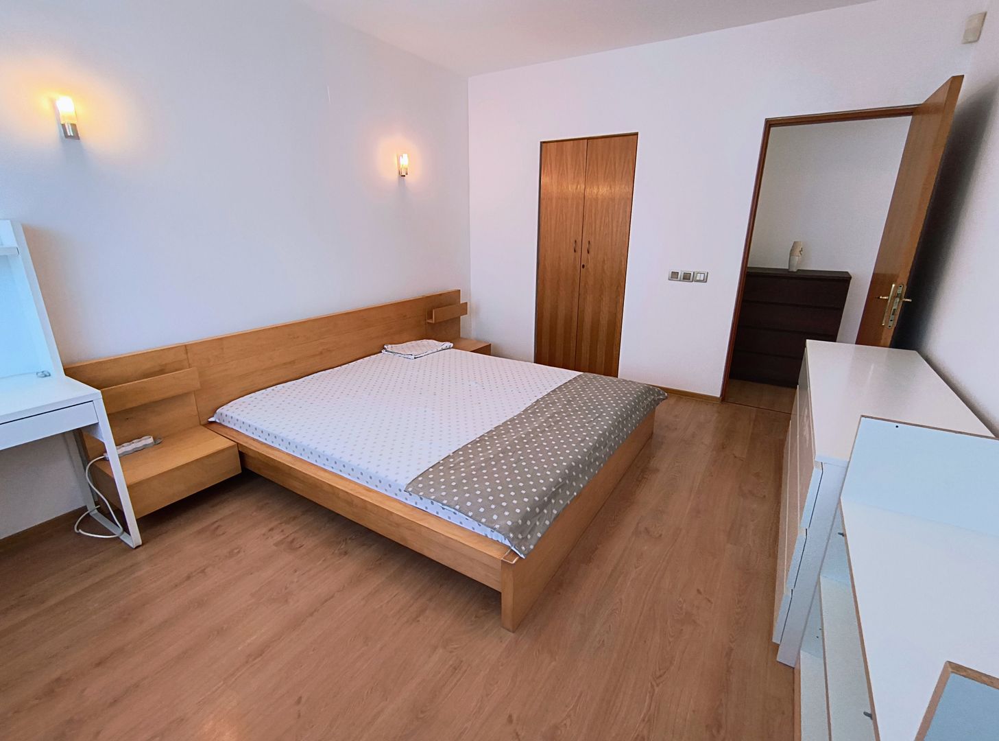 Vila Complex The CLASS,- rond OMV Pipera- curte - Poză 14