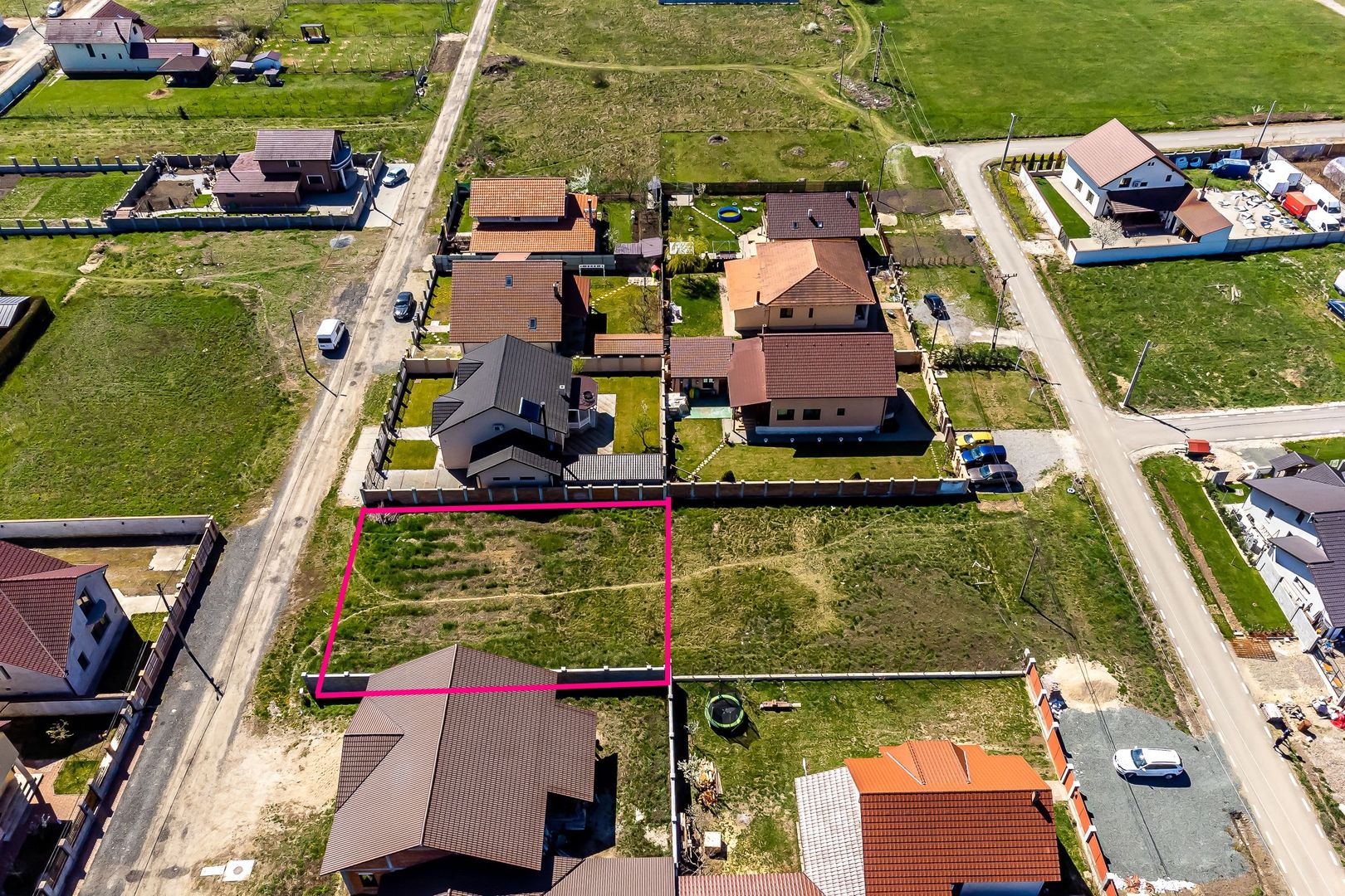 Teren cu utilități în Livada, suprafață 600 mp - Poză 5