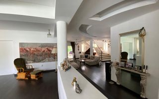 PRET REDUS!!! Vila de lux, P+E+M, piscina, 7 minute de centru Bistritei - Poză 7