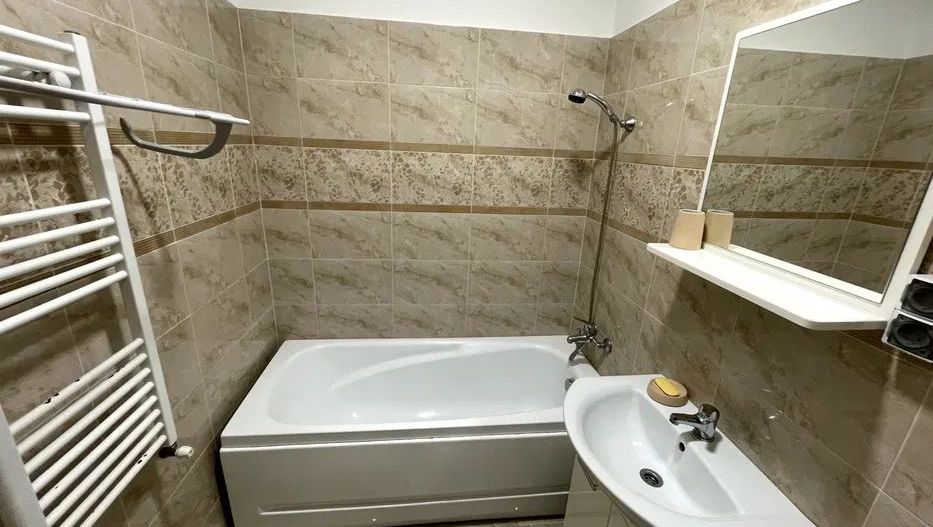 inchiriez apartament cu 3 camere Pacii + loc de parcare - Poză 8