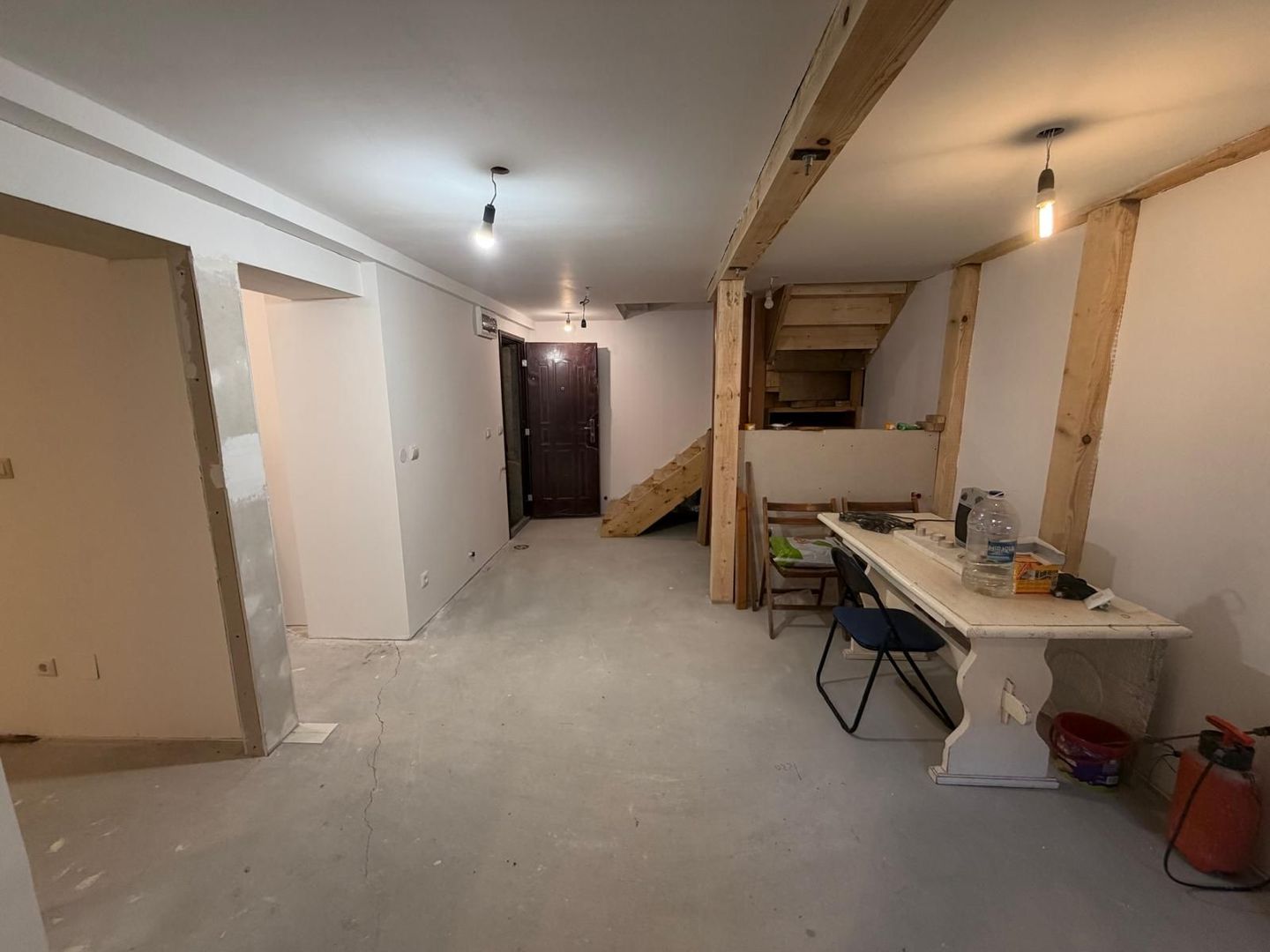 Casă de vanzare 6 camere 220 m² utili cu 376 M² teren la șosea - Poză 20