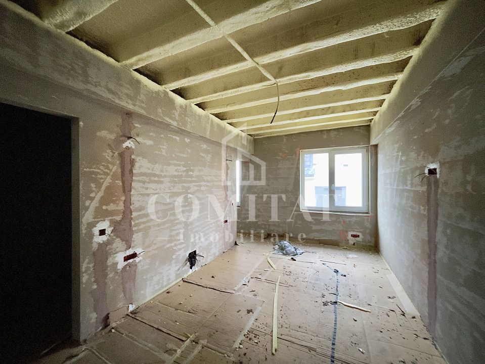 Casa individuala cu teren generos, retrasă de la trafic - Poză 11