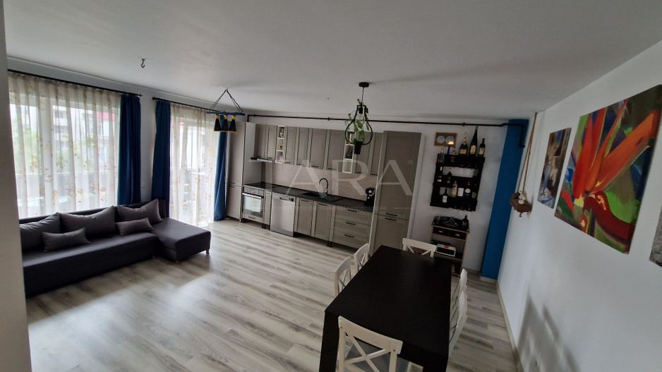 Apartament cu 2 camere și parcare, zona Parc Poligon. - Poză 1