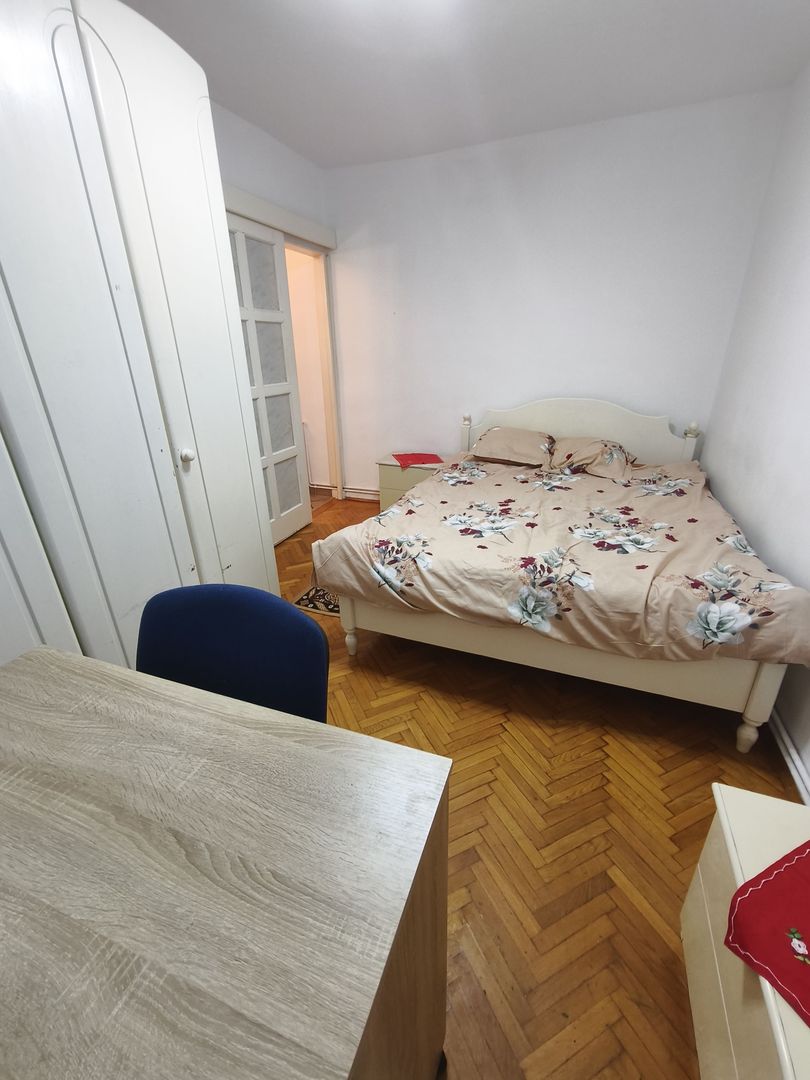 Apartament cu 3 dormitoare in zona UMFST ( 7 Noiembrie) - Poză 2