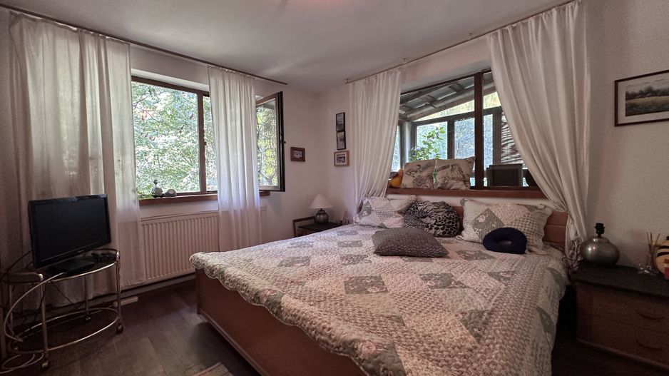 Vanzare casa in Pucioasa, Dâmbovița - 4 camere - teren 5.808 mp - Poză 1