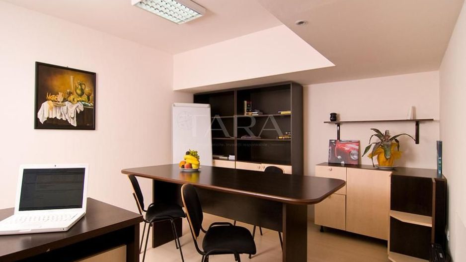 Apartament cu 5 camere de vânzare, zona Ultracentrala - Poză 4