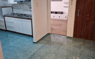 Apartament 2 camere decomandat -spatios ,balcon inchis, zona Sarelui - Poză 10