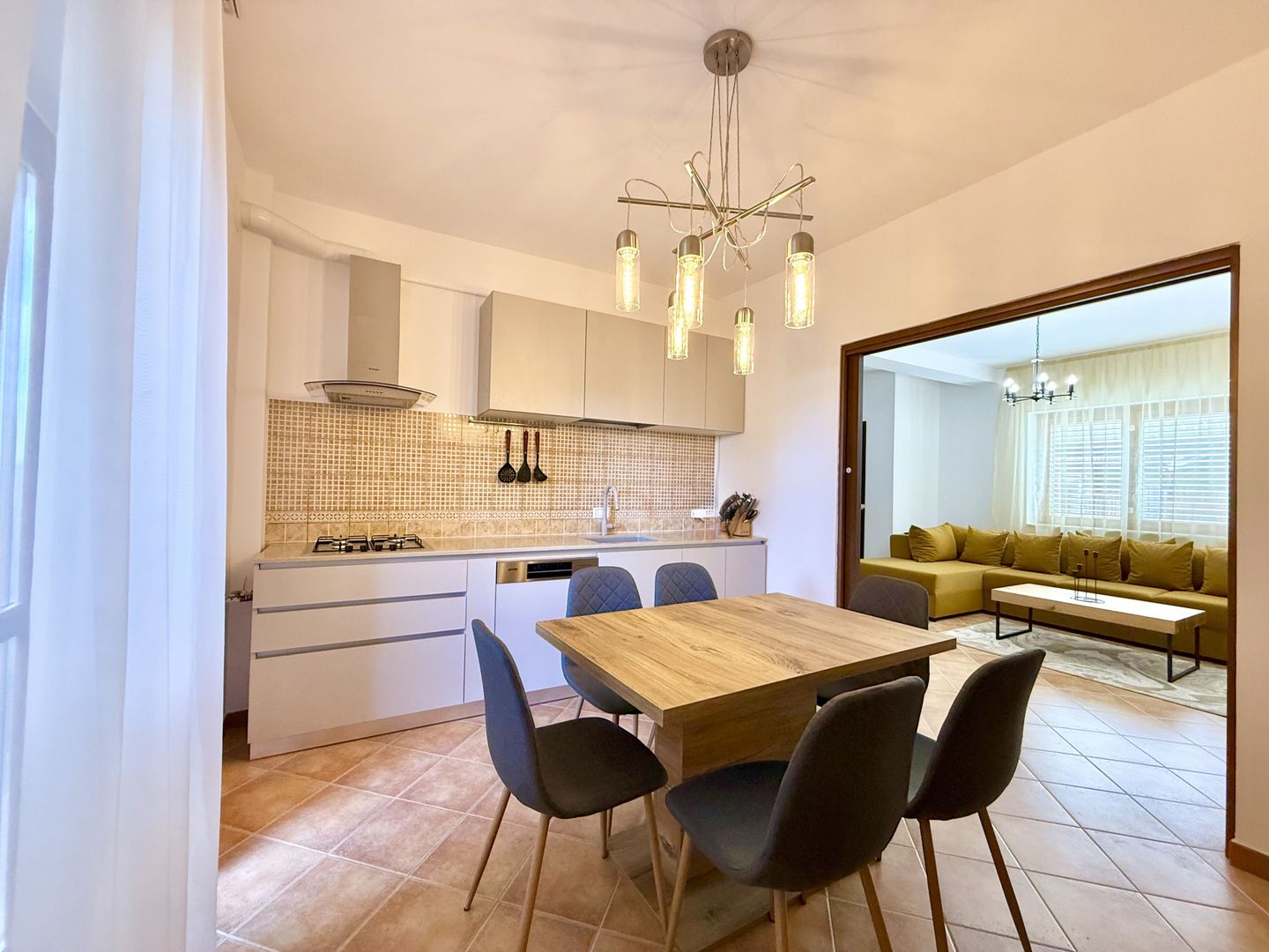 Casă tip triplex în zona centrală Dumbrăvița - Poză 7