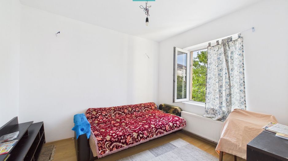 Casă P+E+M în zona Mehala pe arteră principală - Poză 9