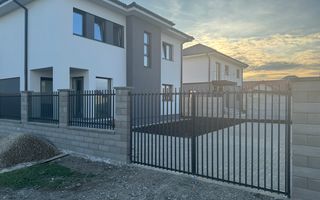 Sacalaz individuala P+E,Terasa,balcon,2 bai,5 camere,2 F.s - Poză 2