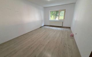 Apartament cu 3 camere decomandat 72 M² cu balcon și pivniță - Poză 1
