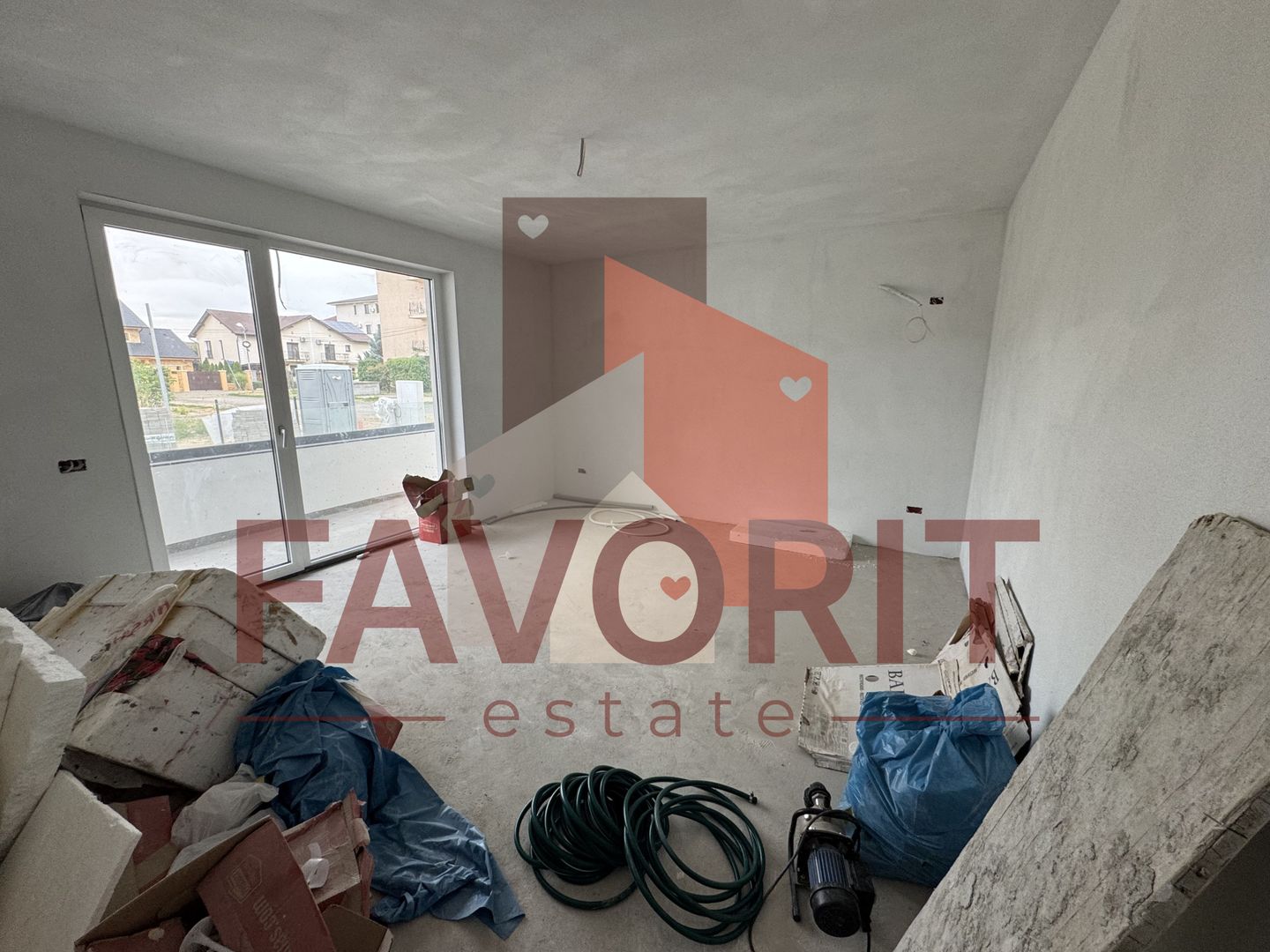 Gradina proprie de 62 mp. Decomandat. 40 mp utili - Poză 1