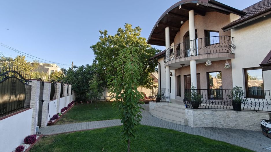 DE VANZARE  Vila 9 camere Colentina - Poză 2
