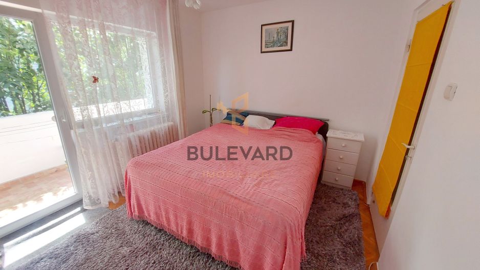 Apartament cu 4 camere decomandate + 2 locuri de parcare! - Poză 2