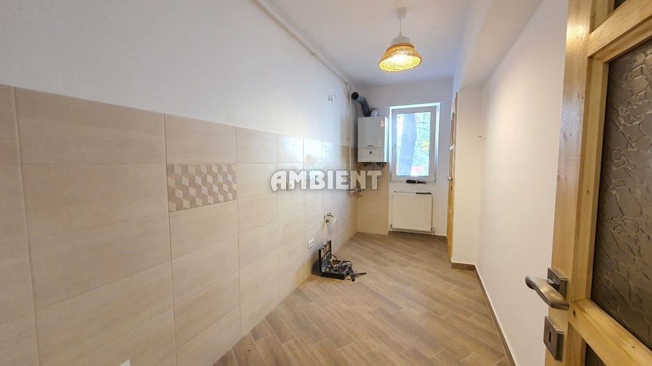 Apartament 2 camere, etaj 1, renovat complet, zona Centru; - Poză 3