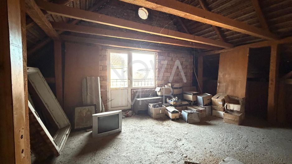 CASA DE VANZARE IN AVRIG – SPATIU GENEROS - Poză 12