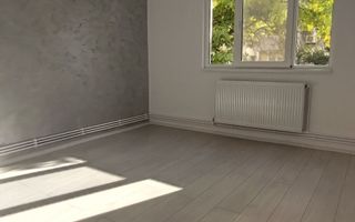 Apartament 2 camere, decomandat, renovat complet – Zona Tomis Nord - Poză 3