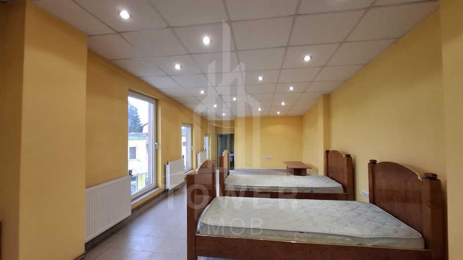 Hală + spații de birouri + apartament - Poză 9