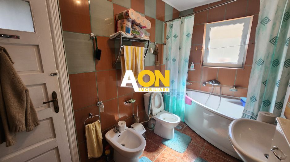 De vanzare casa 5 camere, 655mp teren, zona Cetate - Poză 5