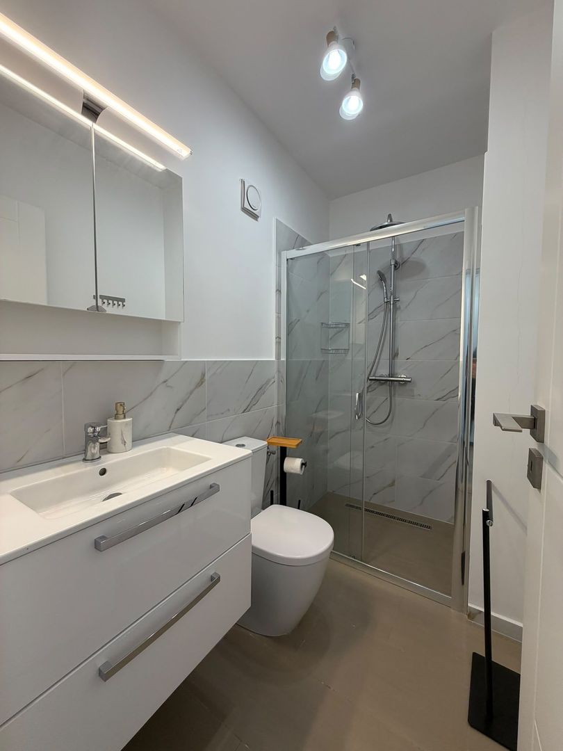 Apartament 2 camere, balcon, etaj intermediar, garaj, zona Eroilor - Poză 4