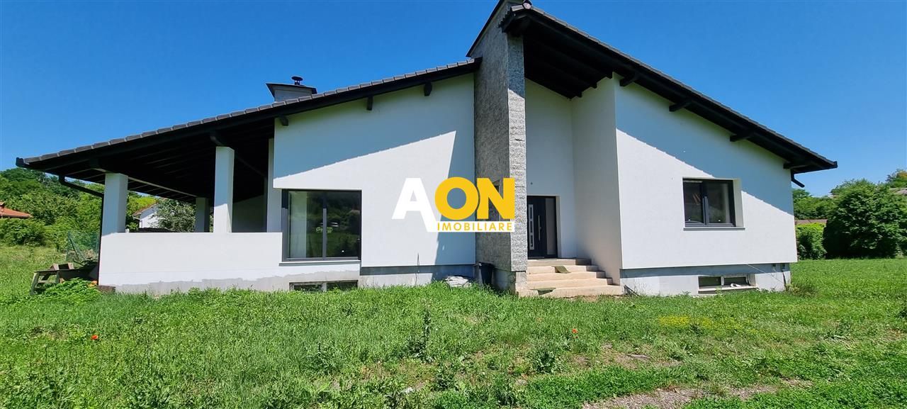 Casa 4 camere + demsiol 688 mp teren toate utilitatile langa padure - Poză 1