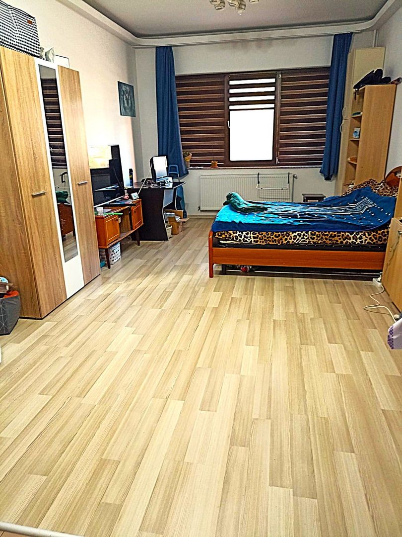 Garsoniera spatioasa zona Coresi - Poză 4